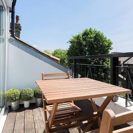 Spacious 3 Bedroom Flat With Terrace Лондон Экстерьер фото