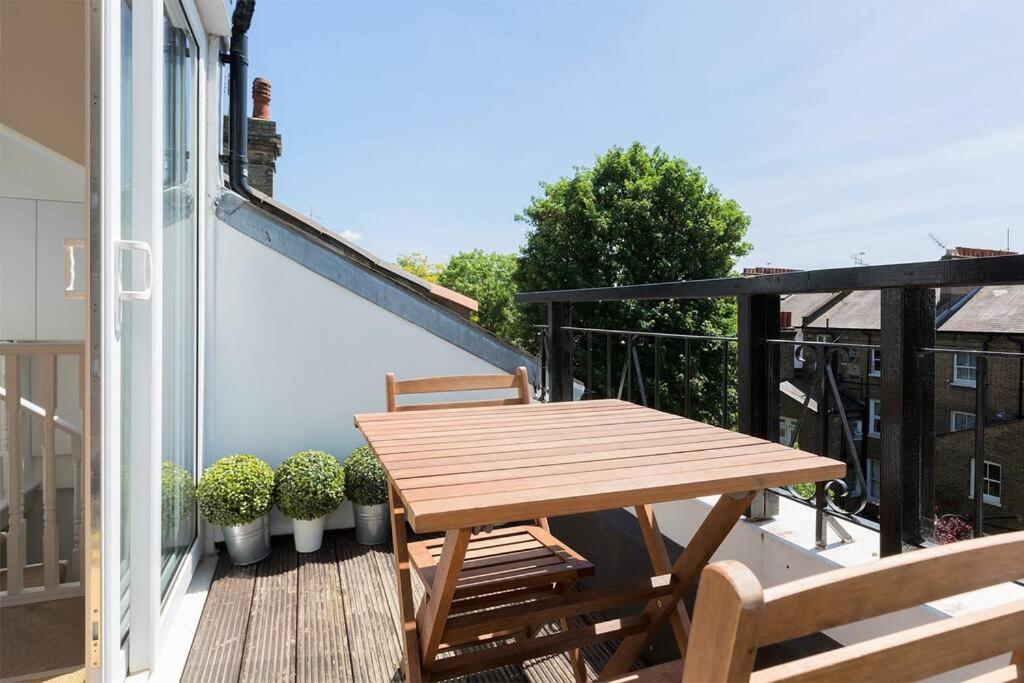 Spacious 3 Bedroom Flat With Terrace Лондон Экстерьер фото
